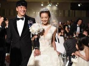 娱乐圈最新爆料结婚事件,当红明星甜蜜大婚，幸福时刻引粉丝热议